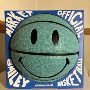 MARKET Breakfast Face Smiley Basketball NEW in BOX 2021